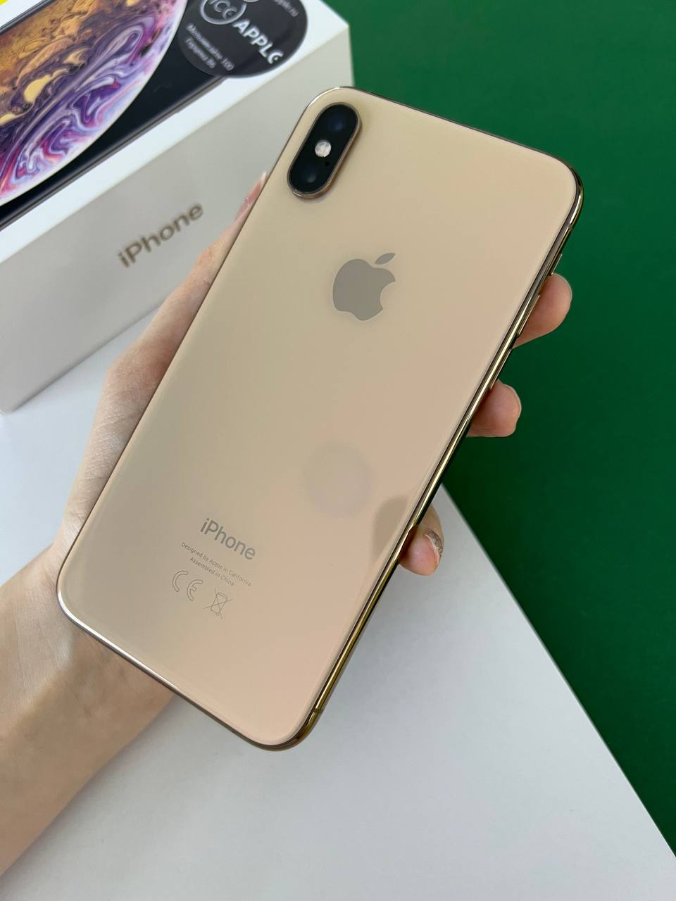 Apple iPhone Xs 64gb Gold в Тюмени